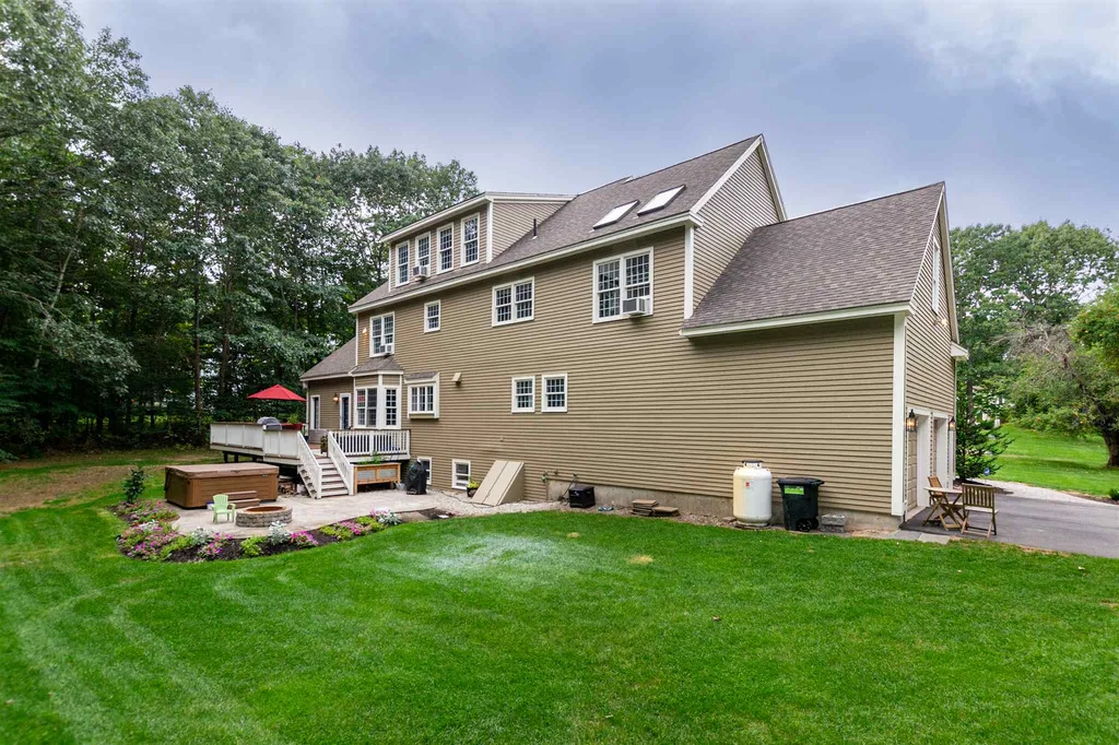 16 Eagle Court Greenland NH 03840