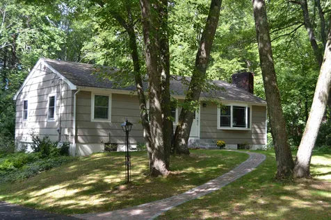 6 Christine Drive Atkinson NH 03811