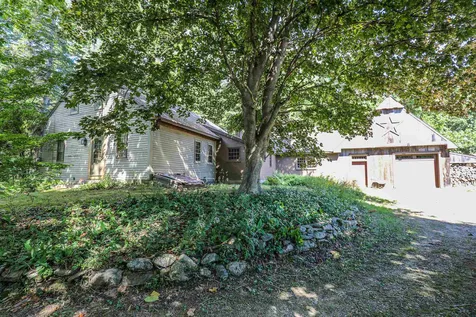 33 Seaverns Bridge Road Merrimack NH 03054