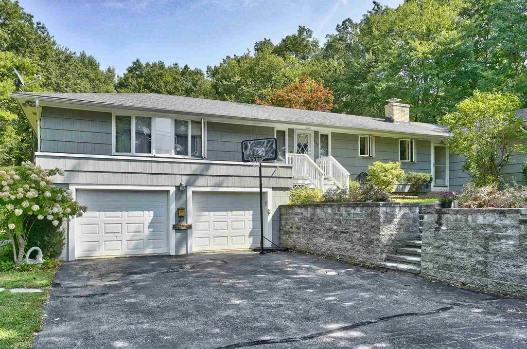 295 Hillhaven Road Manchester NH 03104