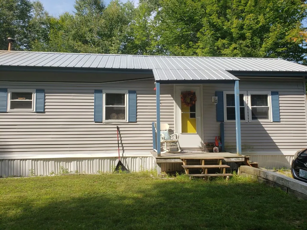 22 Fairway Avenue Newport NH 03773