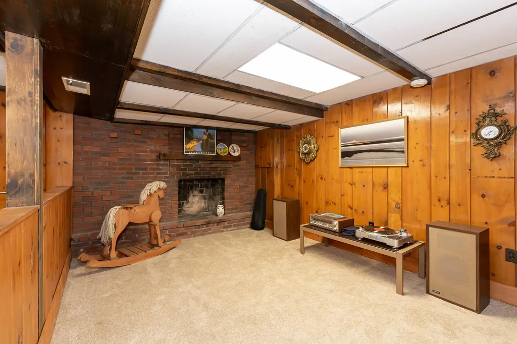 8 Candy Lane Merrimack NH 03054
