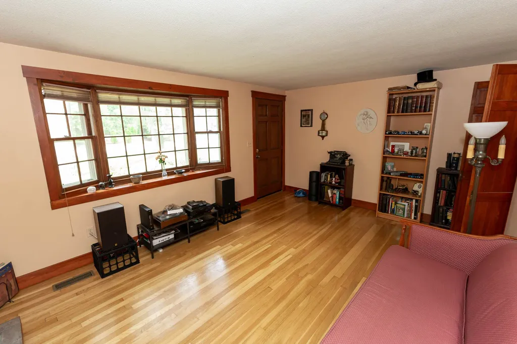 8 Candy Lane Merrimack NH 03054