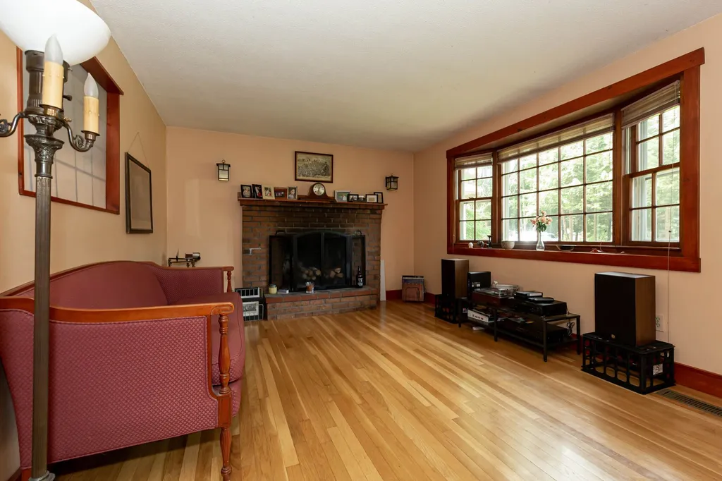 8 Candy Lane Merrimack NH 03054