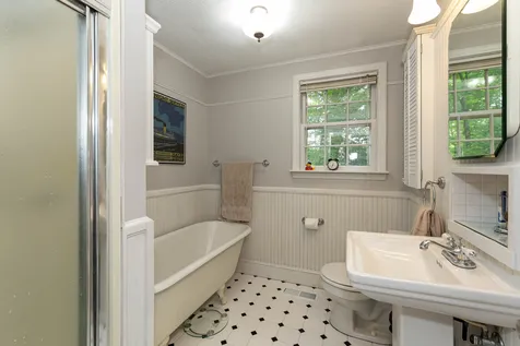 8 Candy Lane Merrimack NH 03054