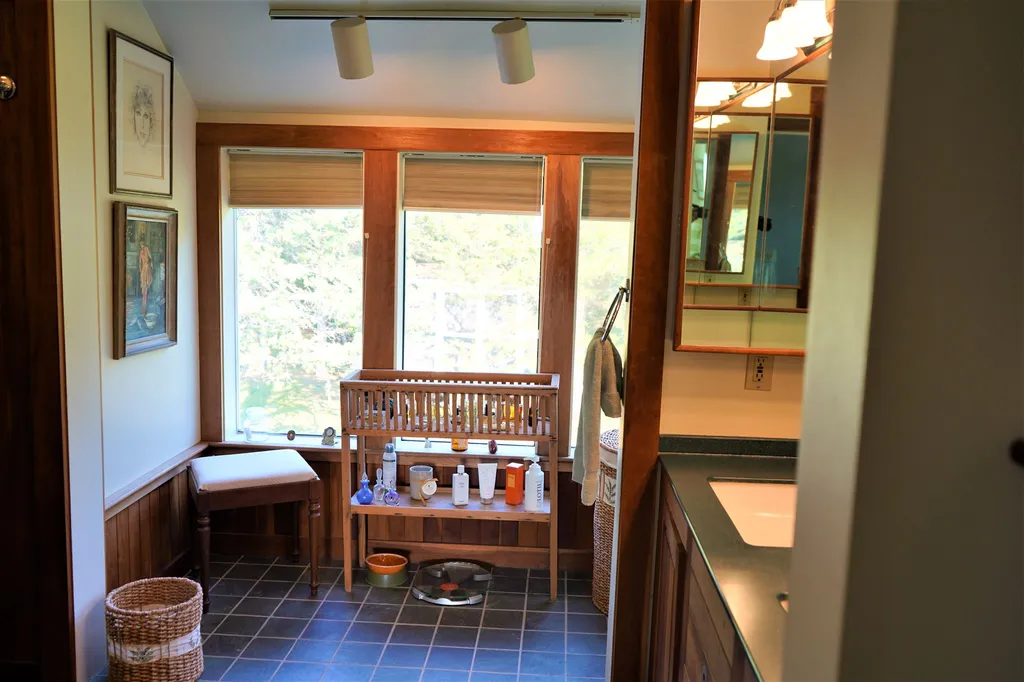 560 West Shore Road South Hero VT 05486