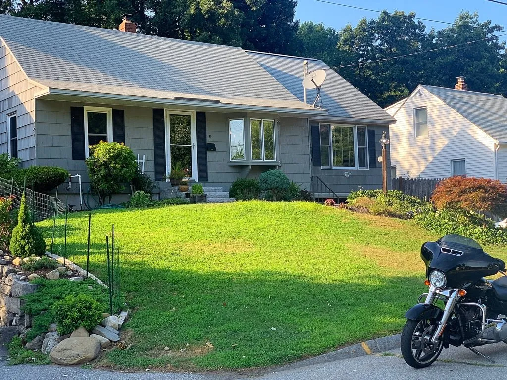 31 Gordon Street Nashua NH 03064