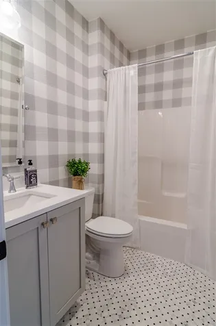 23 Catalpa Road Salem NH 03079