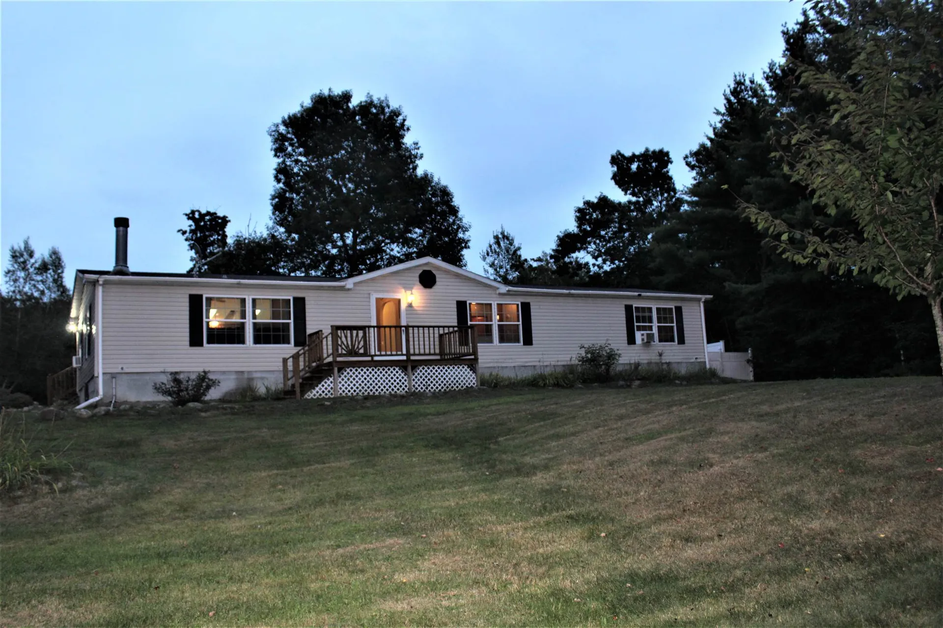 169 Griffin Road Deerfield NH 03037