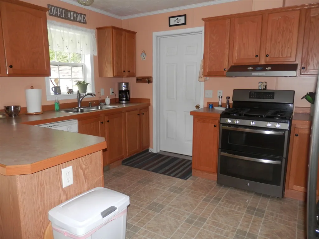 8 Timberline Drive Tilton NH 03276