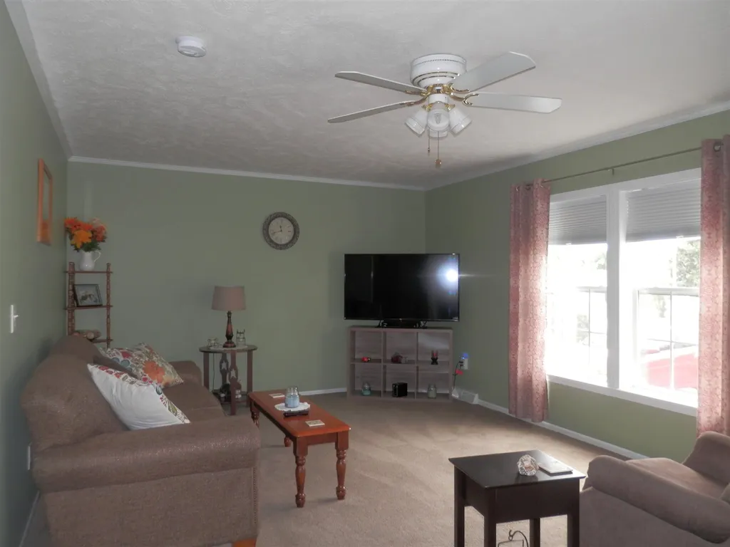 8 Timberline Drive Tilton NH 03276