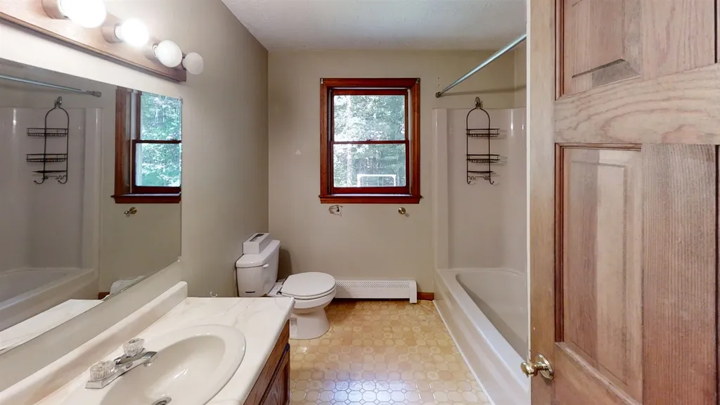 2 Brenton Street Litchfield NH 03052