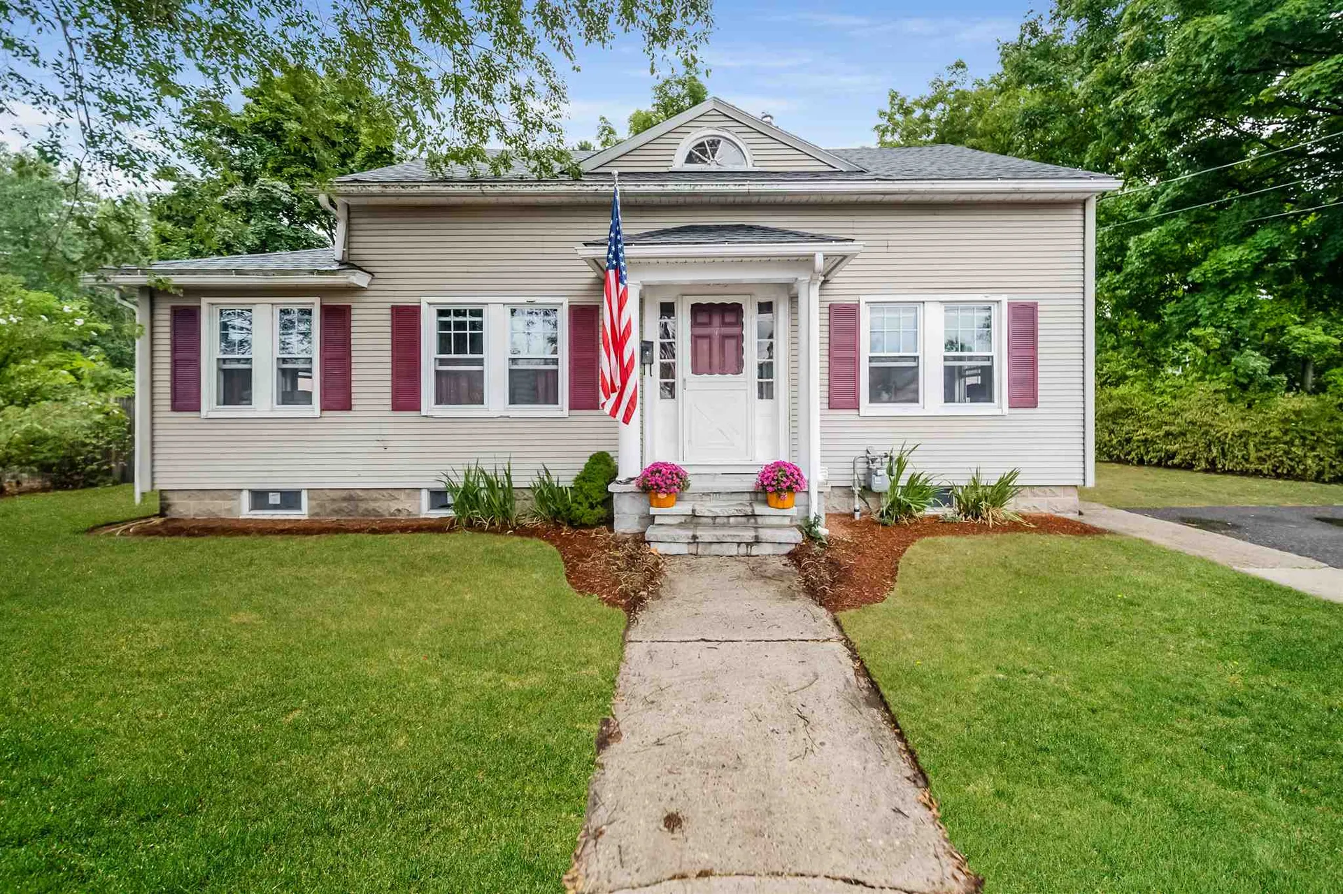7 Fox Street Nashua NH 03064