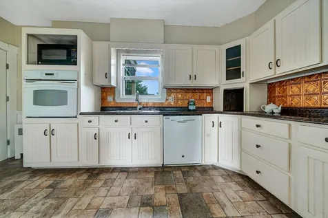 14 Crystal Avenue Derry NH 03038