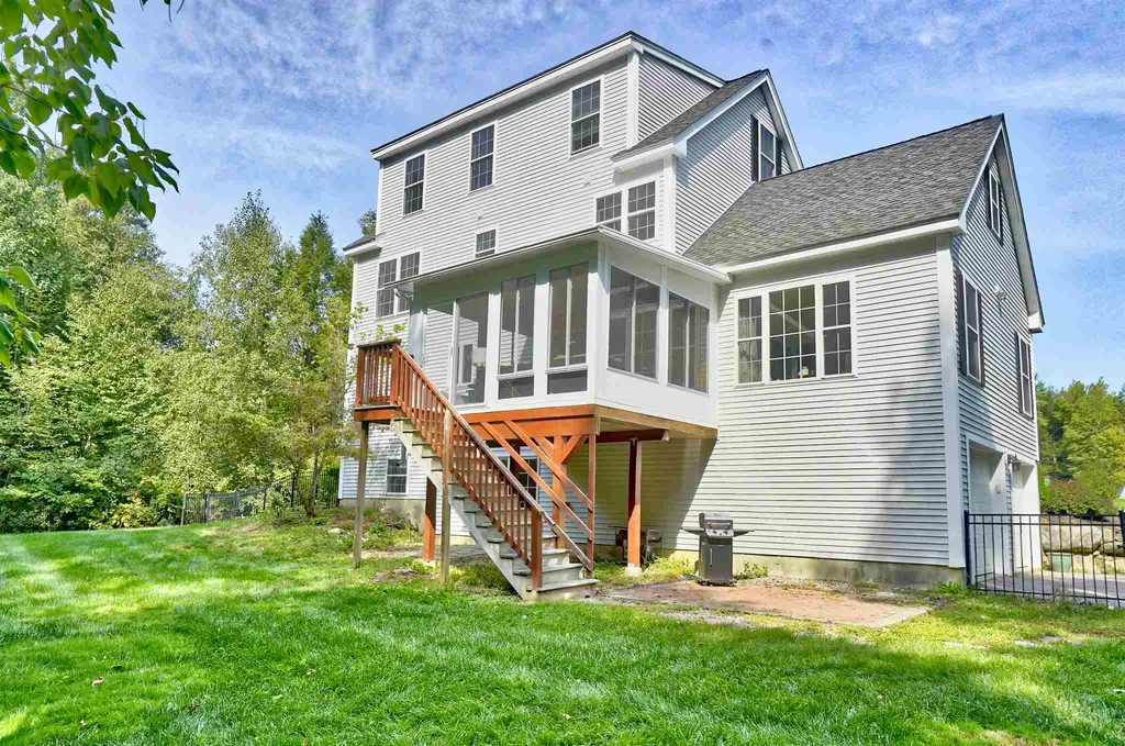 23 Madison Lane Newmarket NH 03857