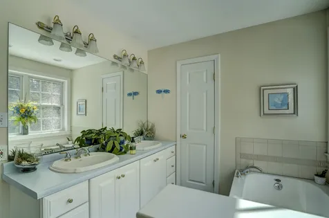 23 Madison Lane Newmarket NH 03857