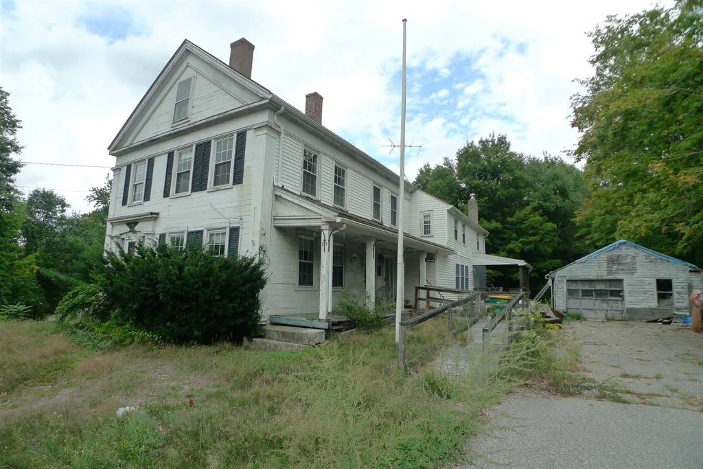 85 Route 125 Kingston, NH