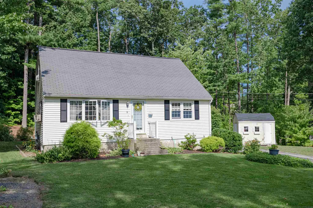 2 Elaine Drive Nashua NH 03062