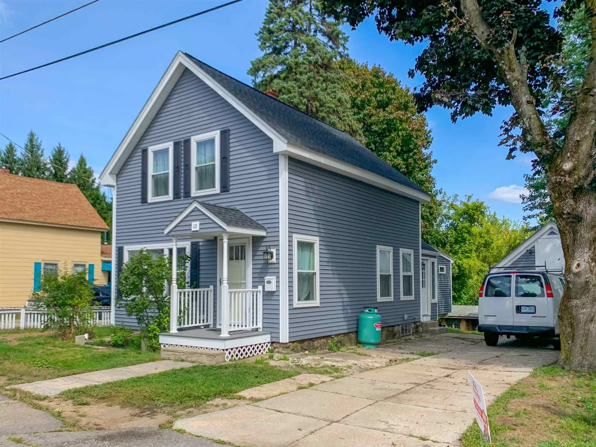10 Fenway Street Derry NH 03038