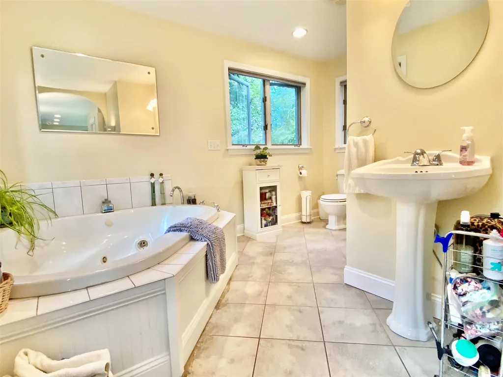 193 Pedrick Road Wilmot NH 03287
