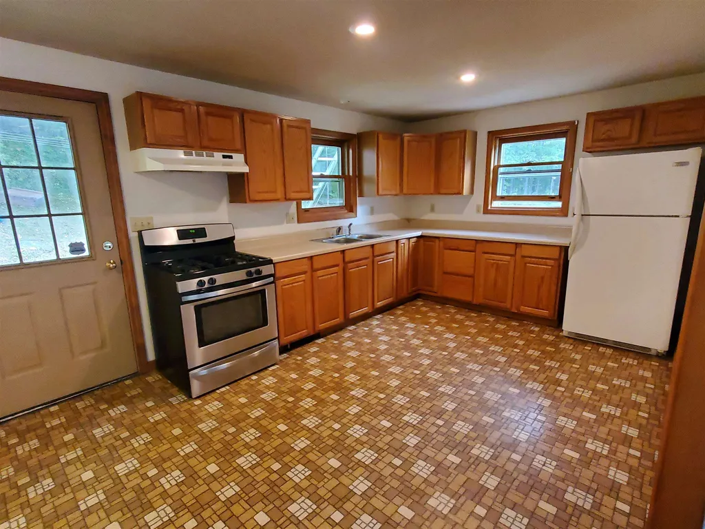 350 Cardigan Mountain Road Orange NH 03741