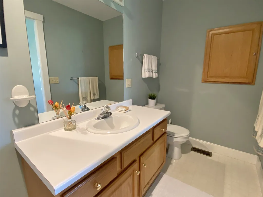 256 Commons Road Williston VT 05495