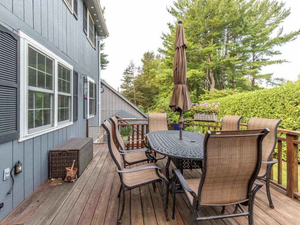 363 Juniper Ridge Shelburne VT 05482