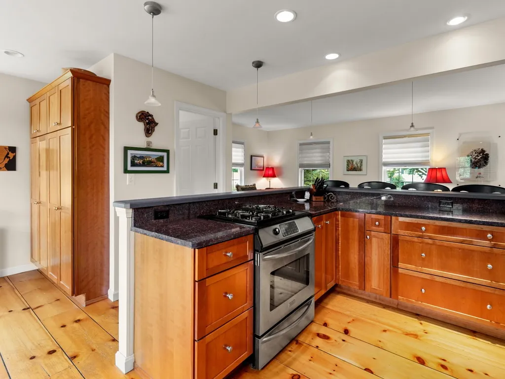 363 Juniper Ridge Shelburne VT 05482