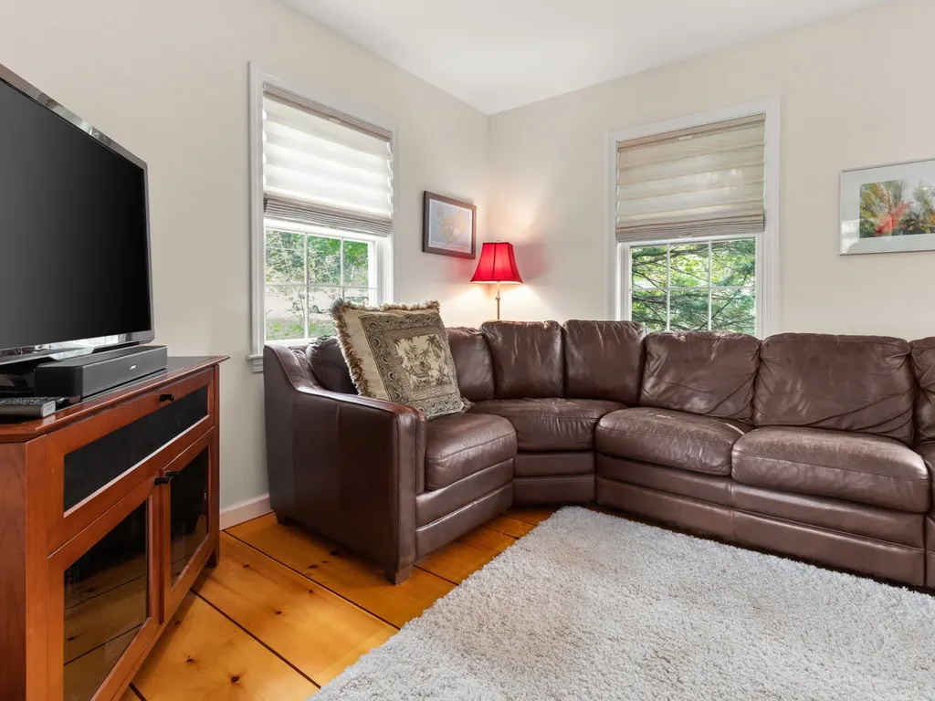 363 Juniper Ridge Shelburne VT 05482