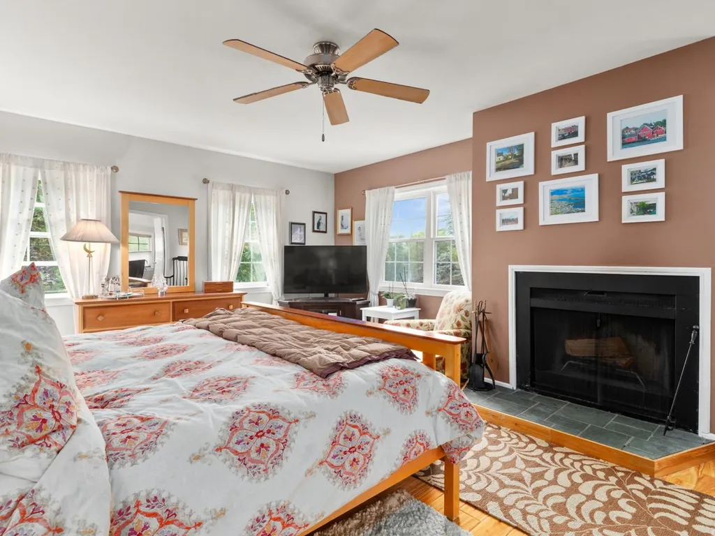 363 Juniper Ridge Shelburne VT 05482