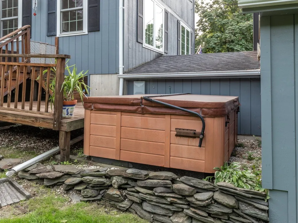 363 Juniper Ridge Shelburne VT 05482