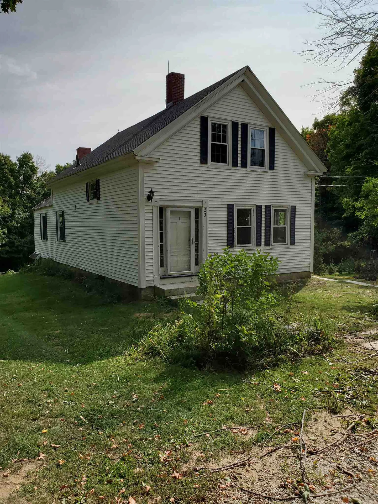 23 South Bow Road Hooksett NH 03106-2404