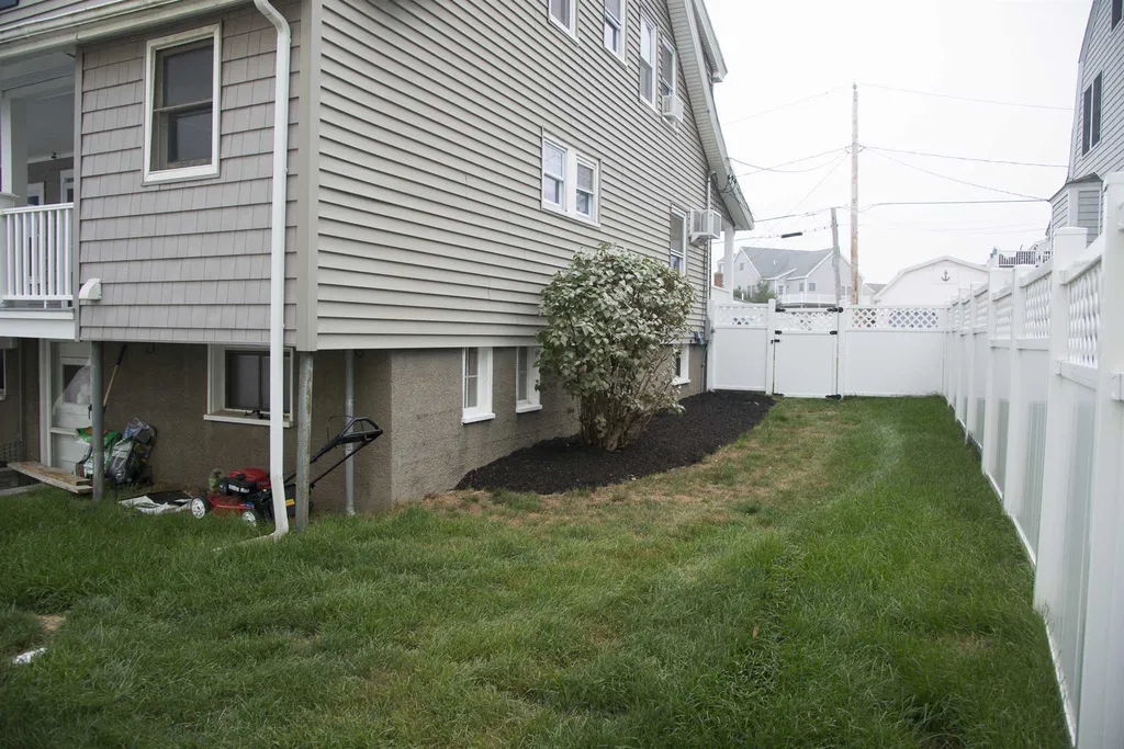 14 Cliff Avenue Hampton NH 03842