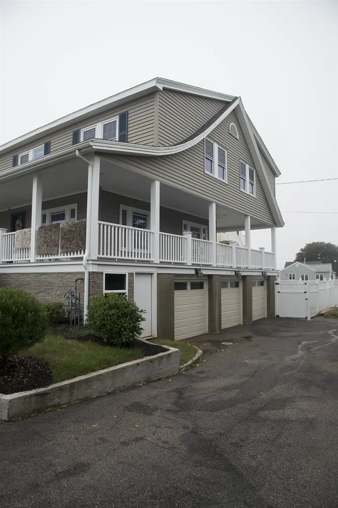 14 Cliff Avenue Hampton NH 03842