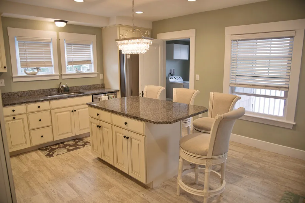 14 Cliff Avenue Hampton NH 03842