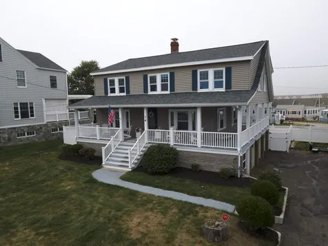 14 Cliff Avenue Hampton NH 03842