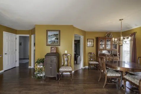 18 Loggers Lane Sandown NH 03873