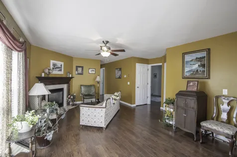18 Loggers Lane Sandown NH 03873