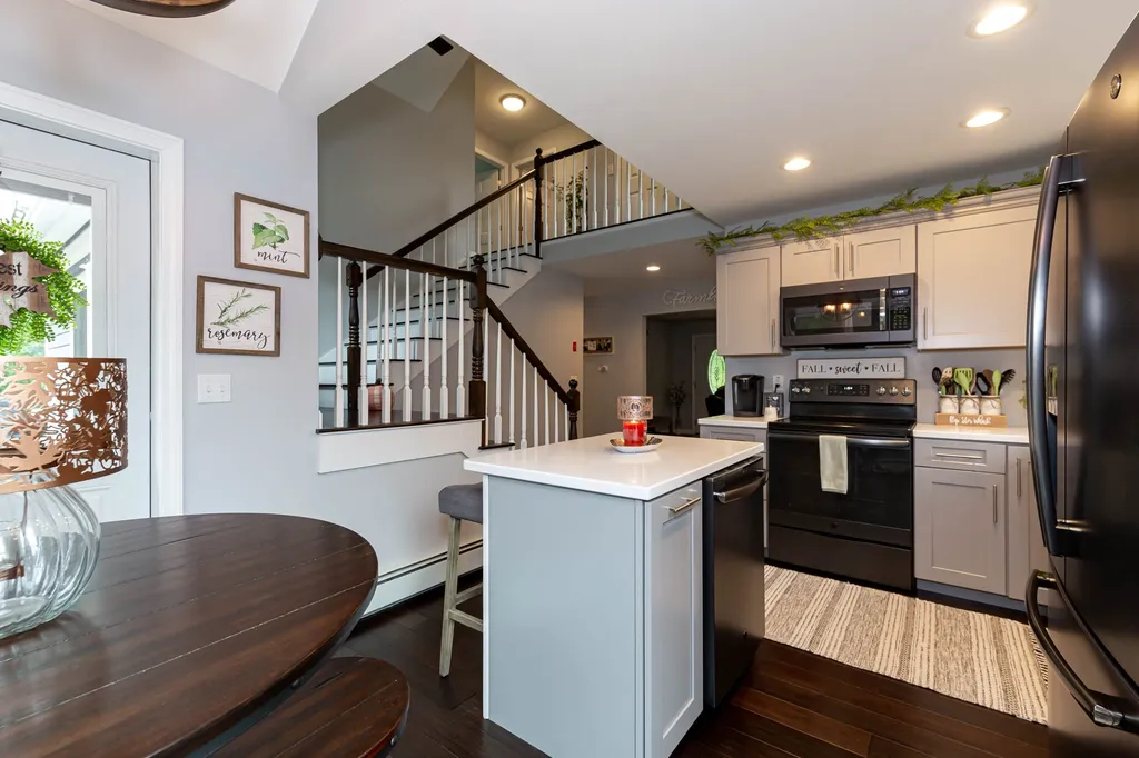 293 Charles Street Farmington NH 03835