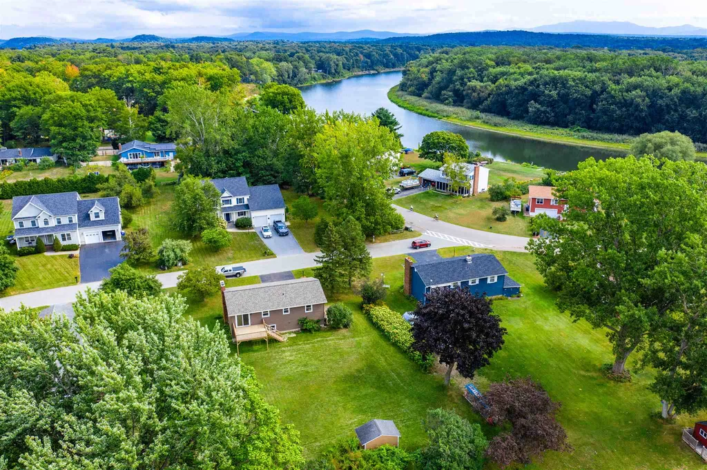 29 Horizon View Colchester VT 05446