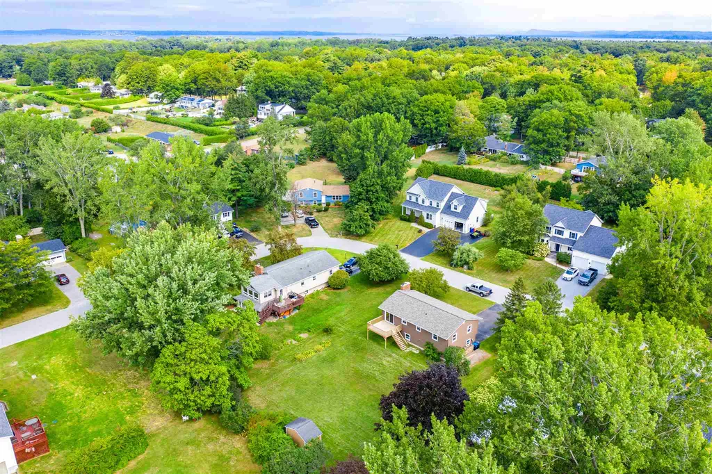 29 Horizon View Colchester VT 05446