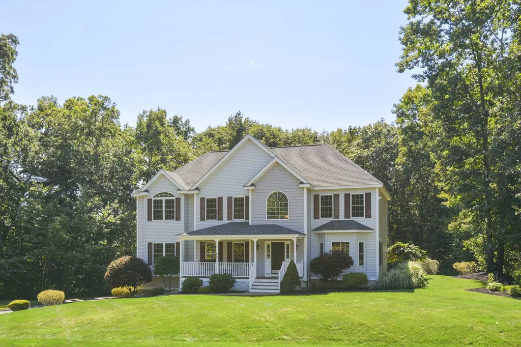 25 Cardiff Road Windham NH 03087