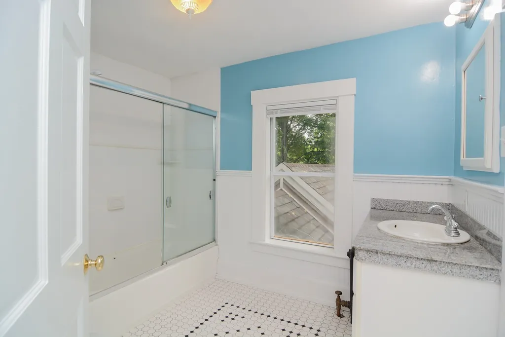 26 Auburn Street Exeter NH 03833