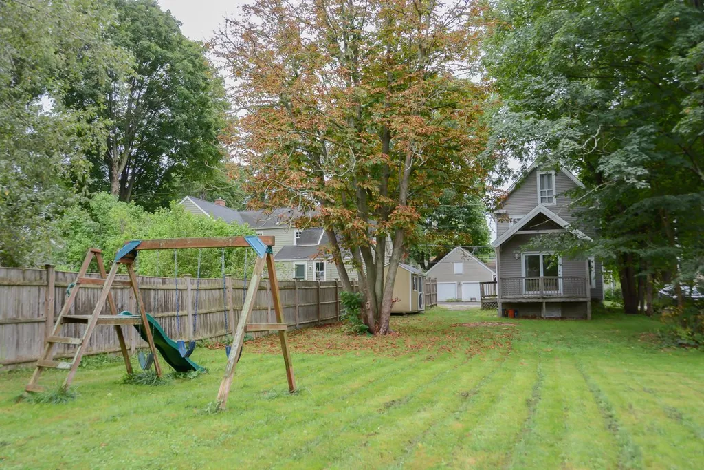 26 Auburn Street Exeter NH 03833