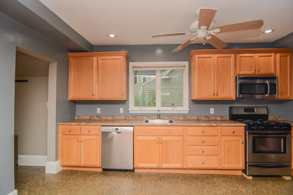 26 Auburn Street Exeter NH 03833
