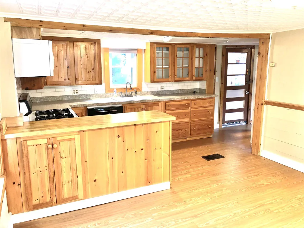 1 Colonial Drive Newmarket NH 03857