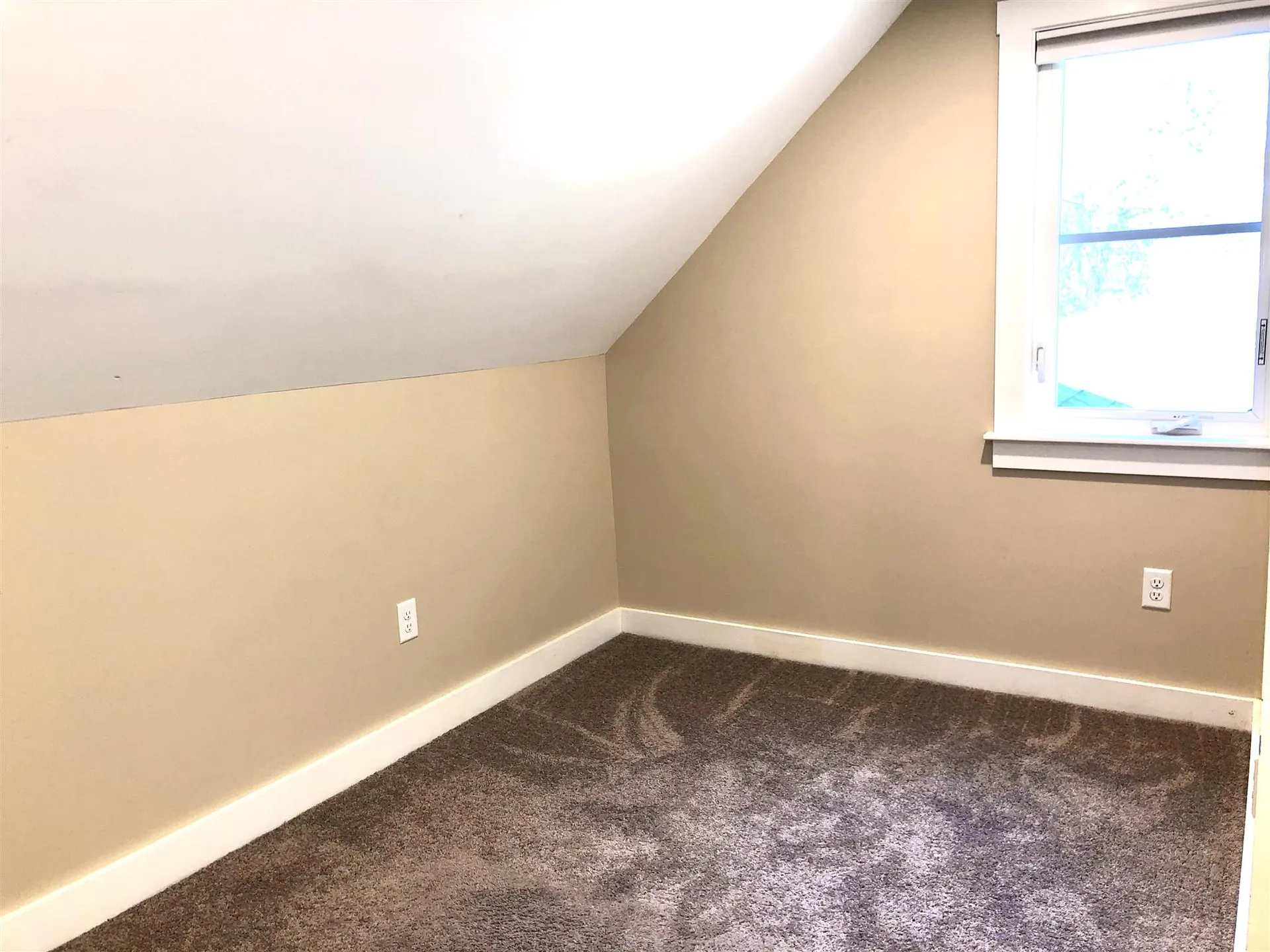 1 Colonial Drive Newmarket NH 03857