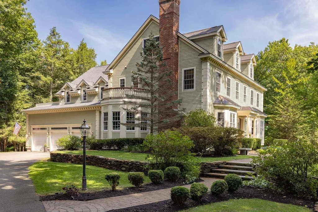 33 Squier Drive North Hampton NH 03862