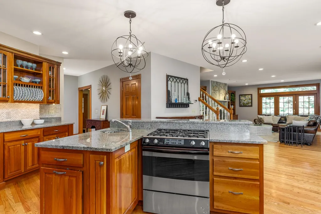 33 Squier Drive North Hampton NH 03862