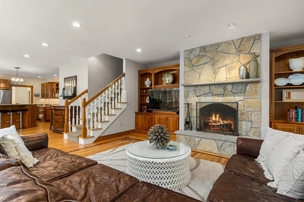 33 Squier Drive North Hampton NH 03862
